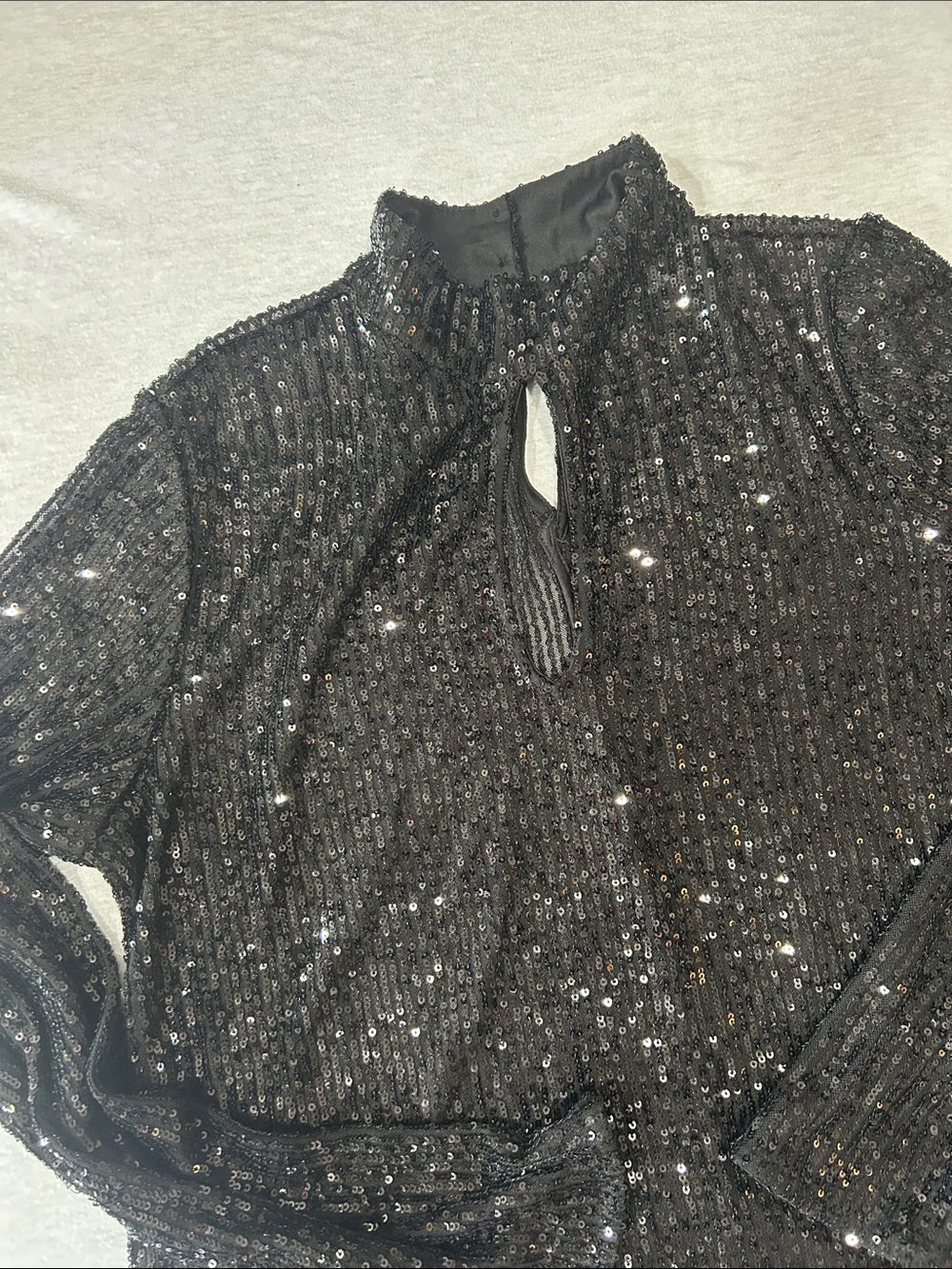 CeCe Black Sequin Keyhole Women’s top sz M - Picture 4 of 6